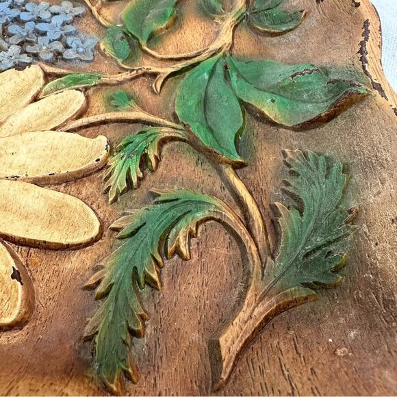 Vintage MCM scalloped wood look serving tray with raised painted floral pattern - Picture 11 of 16